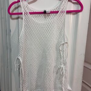 Divided White Textured Sleeveless Top